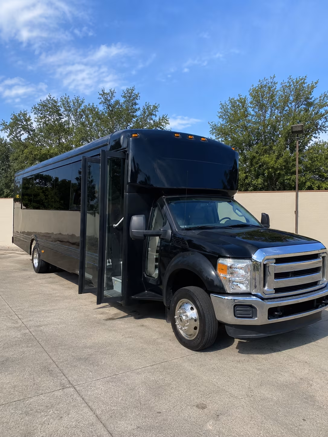 methuen 20 passenger party bus
