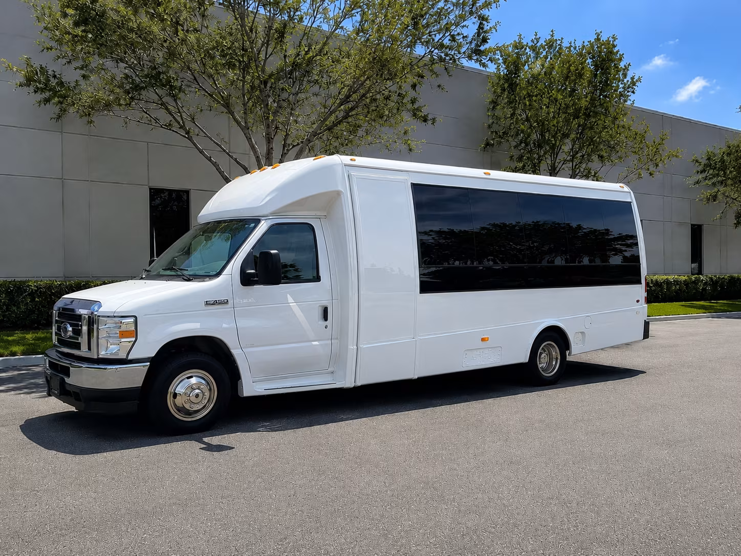 shuttle your guests between andover hotels and your methuen area venue